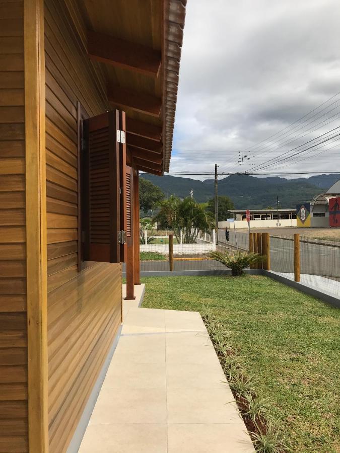 Canyons Guest House Praia Grande  Exterior photo
